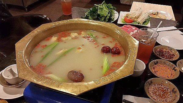 Chicken broth hotpot