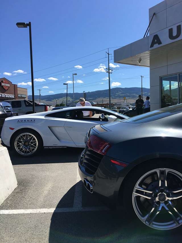 Mark gets briefed on the Lamborghini Gallardo