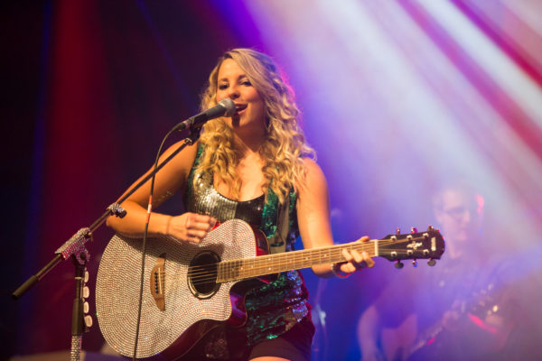 Interview With Country Singer Lisa Nicole - My VanCity