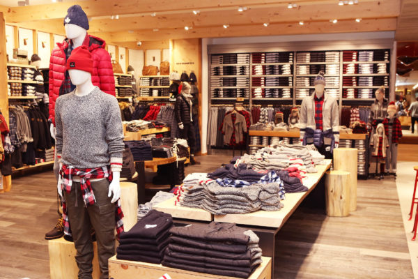 Western Canada’s First Roots Enhanced Experience Store Launches at ...